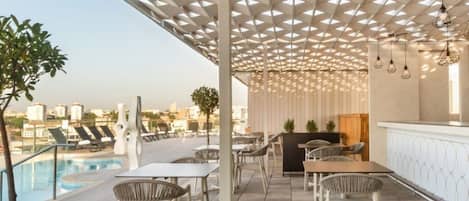 Outdoor pool, sun loungers