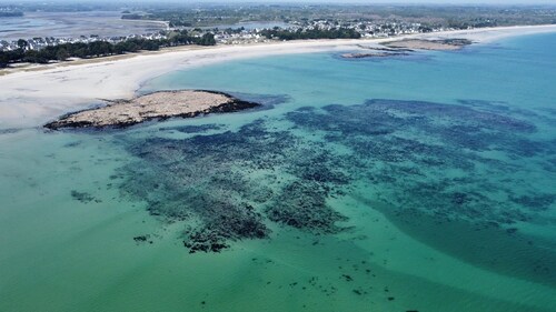 Elegant and cosy 3 star house, walking distance from the Teven beach