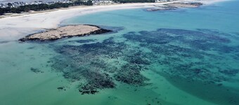 Elegant and cosy 3 star house, walking distance from the Teven beach