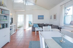 TV, fireplace, DVD player, stereo - Vacation home Biike in Simonsberg for up to 4 people (Simonsberg)