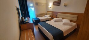Standard Double Room | Free WiFi, bed sheets - Blue Port Hotel (Burhaniye)