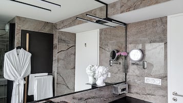 Douche, papier toilette