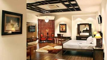 Deluxe Double or Twin Room | Blackout curtains, free WiFi, bed sheets