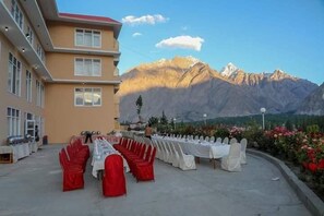 Dining - Hotel Mashabrum (Skardu)