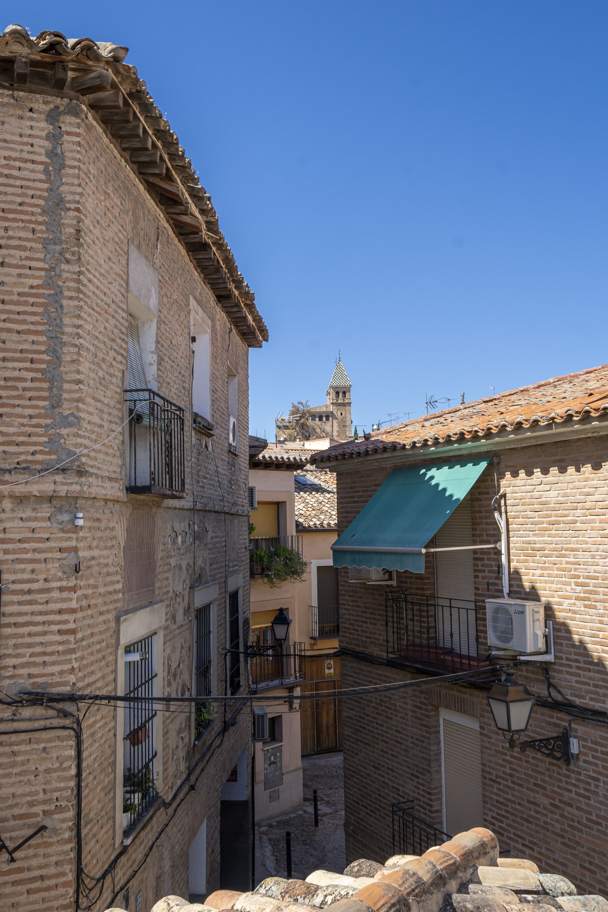 deluxe room, terrace | minibar, in-room safe, blackout curtains, bed sheets