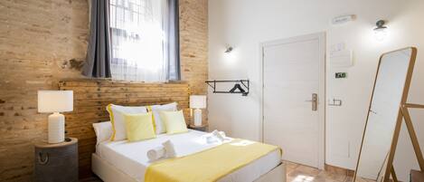 Basic Room, 1 Queen Bed, Mobility Accessible, Air conditioning | Blackout drapes, bed sheets