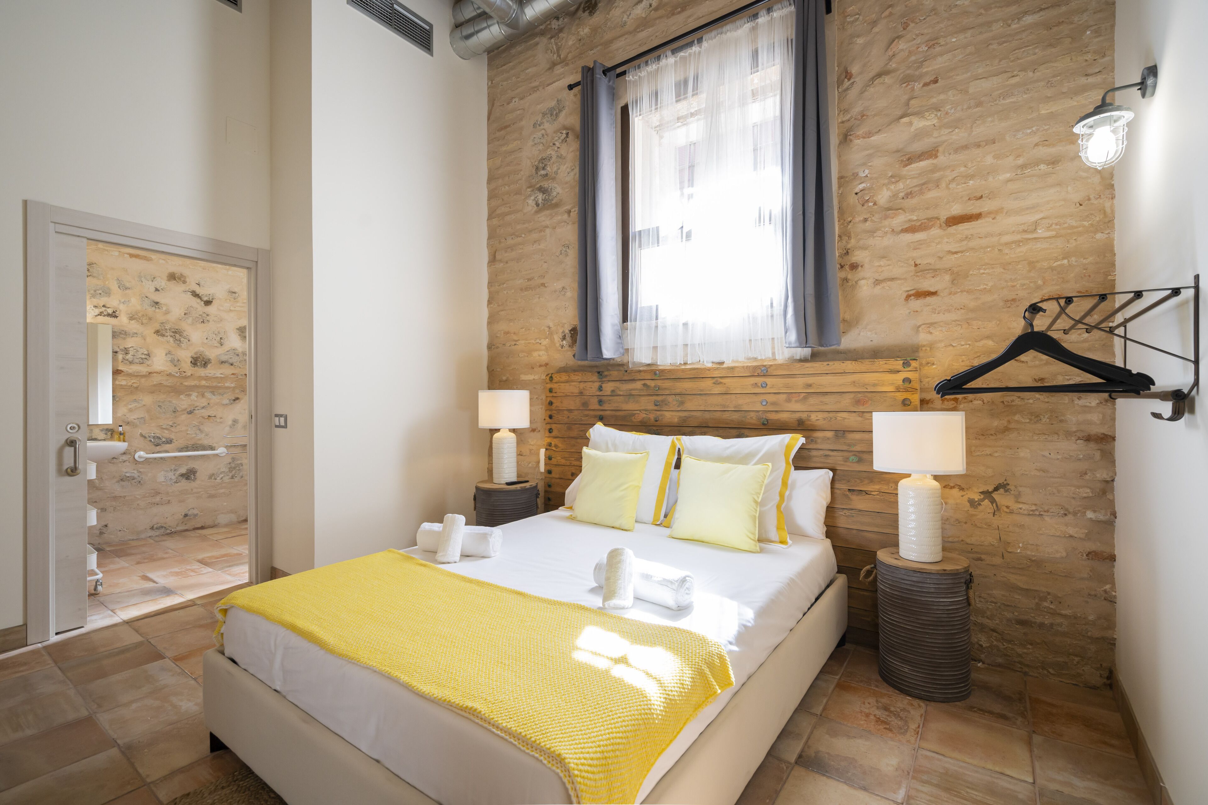 basic room, 1 queen bed, mobility accessible, air conditioning | minibar, in-room safe, blackout curtains, bed sheets