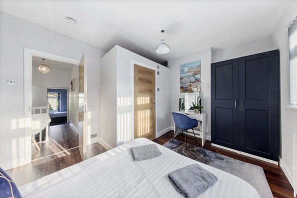 Casa, varias camas | 3 habitaciones, tabla de planchar con plancha y wifi gratis 