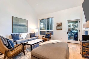 TV, fireplace, offices