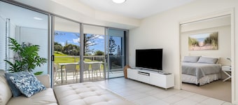 Blue C 401 - Beachfront Coolangatta - Min. 3 night stays!
