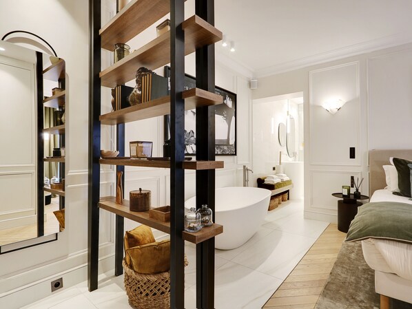 2 chambres, fer et planche à repasser, Wi-Fi, draps fournis