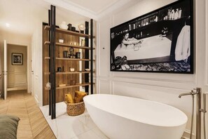Bathtub, hair dryer