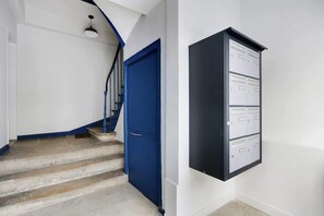 Interior - A Stunning 2-BR/2BA in Reuilly-Diderot (Paris)