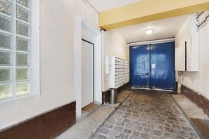 Interior - A Stunning 2-BR/2BA in Reuilly-Diderot (Paris)