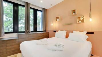 2 bedrooms, iron/ironing board, travel crib, WiFi