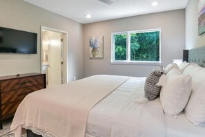 3 habitaciones, escritorio, tabla de planchar con plancha y wifi 