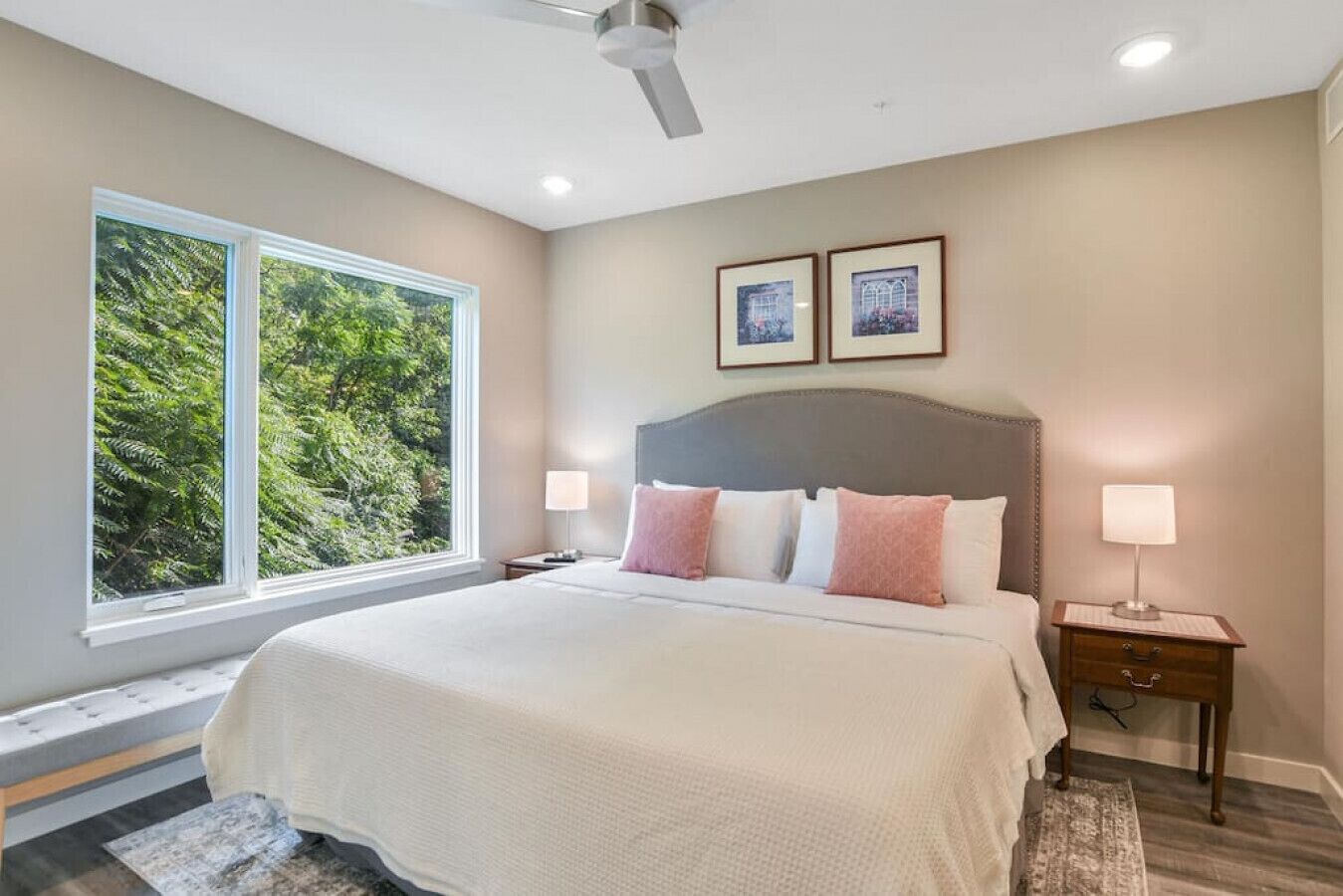 3 bedrooms, iron/ironing board, WiFi, bed sheets