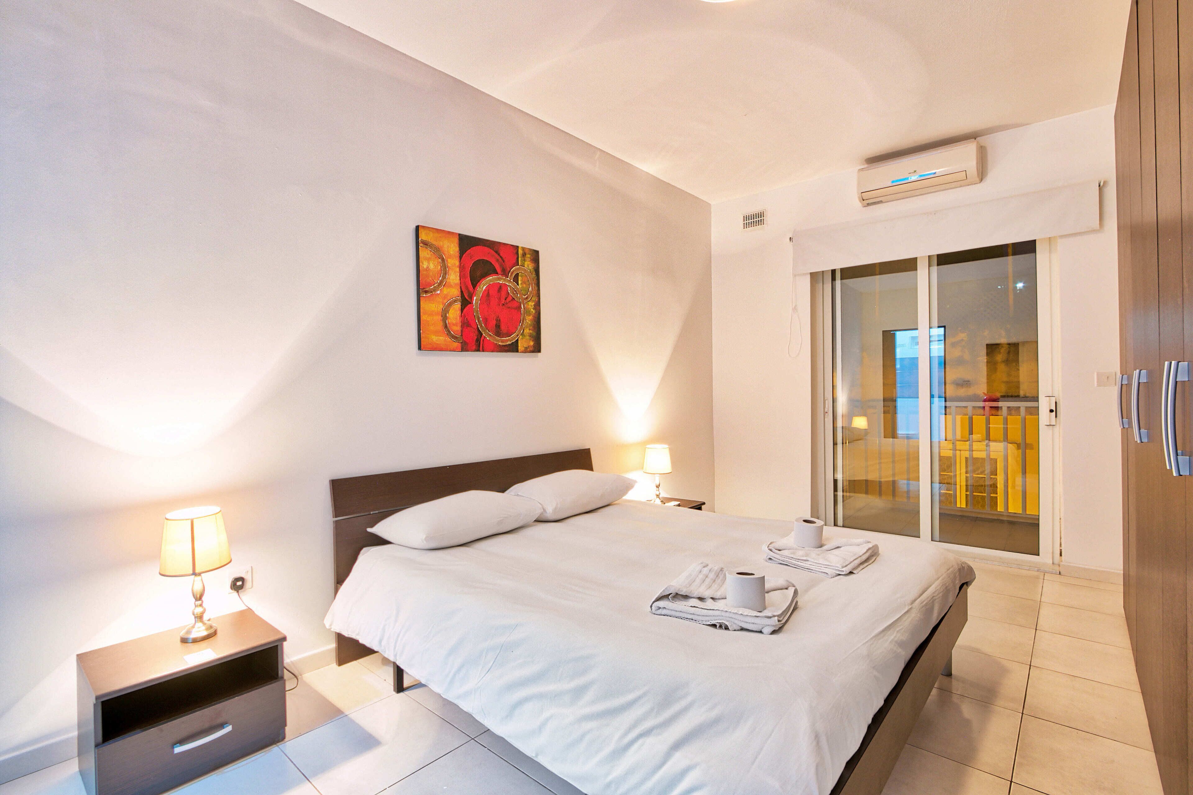 2 habitaciones, escritorio, wifi gratis y ropa de cama 