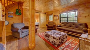 Cabin, 3 Bedrooms | Living room