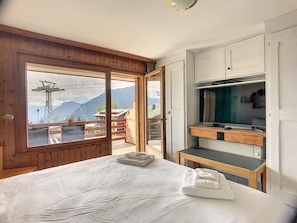 1 habitación, acceso a internet y ropa de cama 