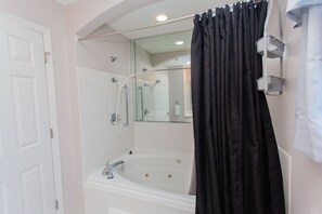 Combined shower/bathtub, towels - Townhouse w/Gulf Views! Very Short walk to the Beach! Next to Pool! (Panama City Beach)
