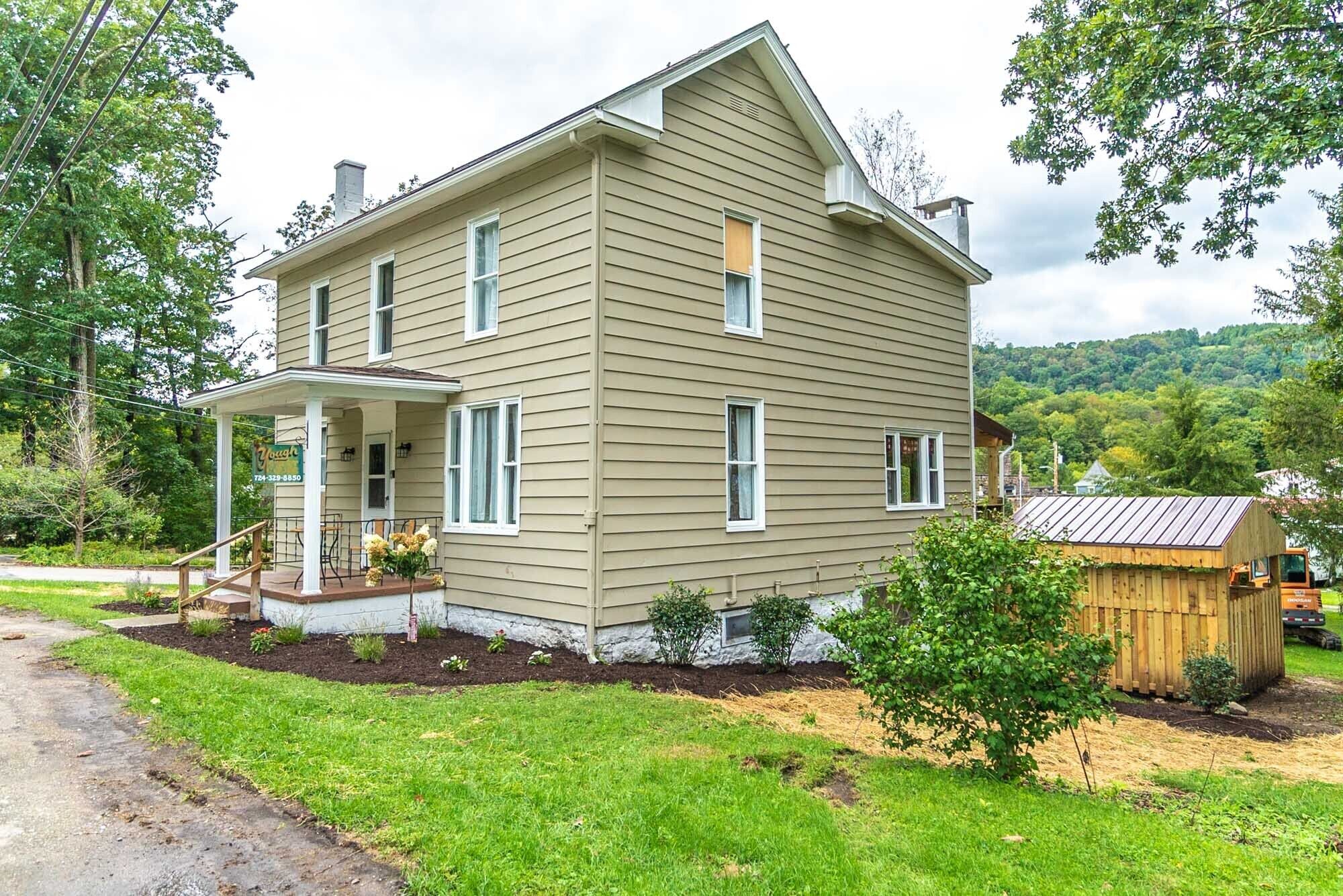 Yough Guest House | 3BR,2BA,Hot Tub, Downtown Ohiopyle!