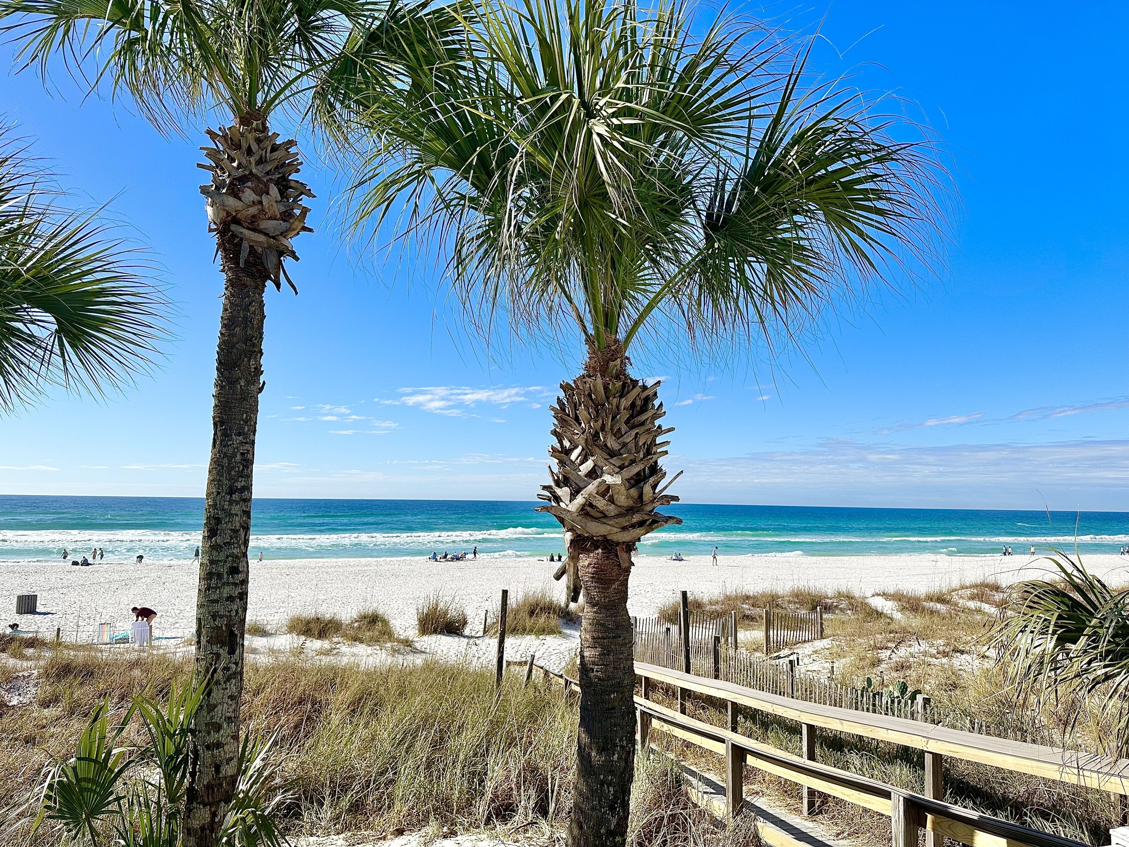 In Strandnähe, Liegestühle, Strandtücher