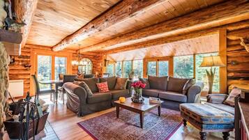 Comfort Chalet | Living area | TV, fireplace