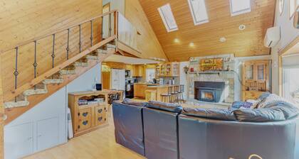 ARROWHEAD LAKE - Ski Chalet- Gameroom, Firepit - Lake View, Walk to Beach/Island