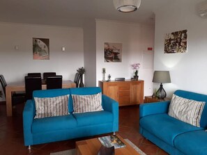 Smart TV, DVD player, books