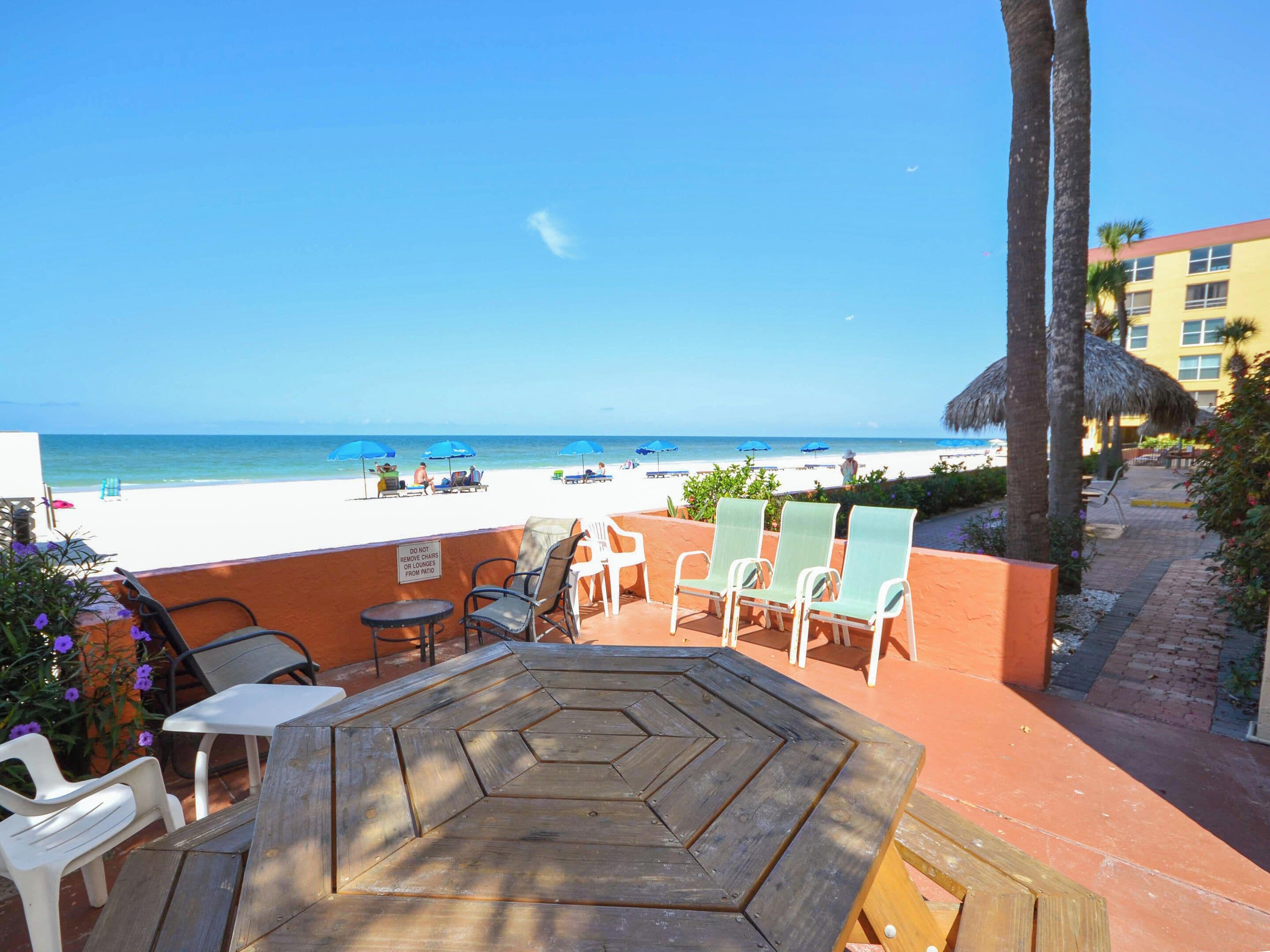 Condo (3 Bedrooms) | Property amenity
