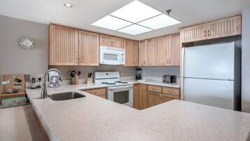 Kondominium (3 Bedrooms) | Fasilitas properti