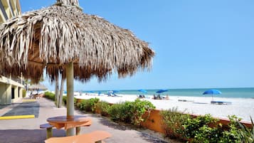 Condo (3 Bedrooms) | Property amenity