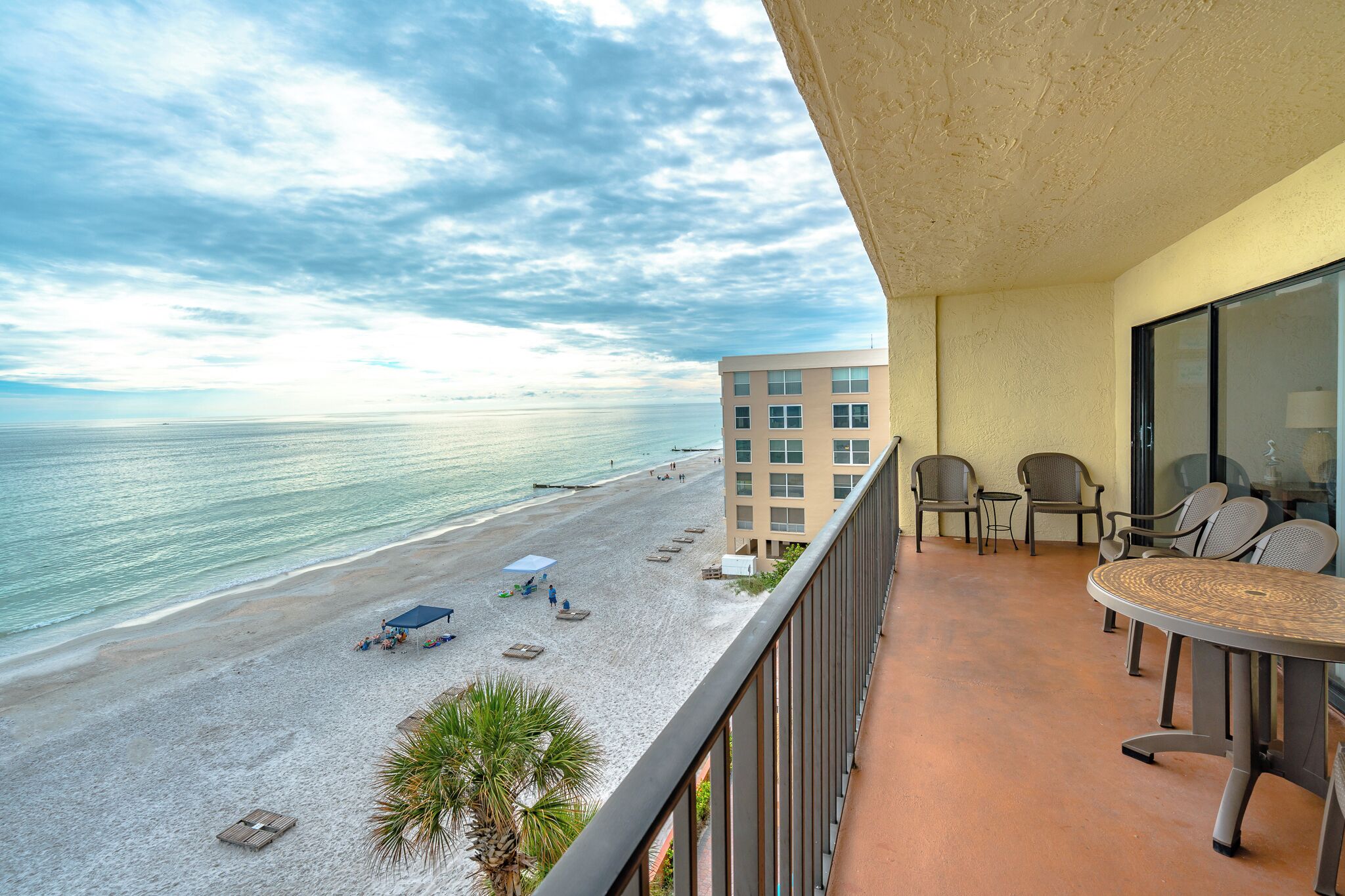 Condo (3 Bedrooms) | Property amenity