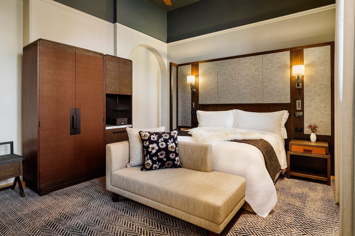 Grand kamer, 1 kingsize bed, niet-roken | Italiaanse Frette-lakens, luxe beddengoed, pillowtop-bedden, een minibar