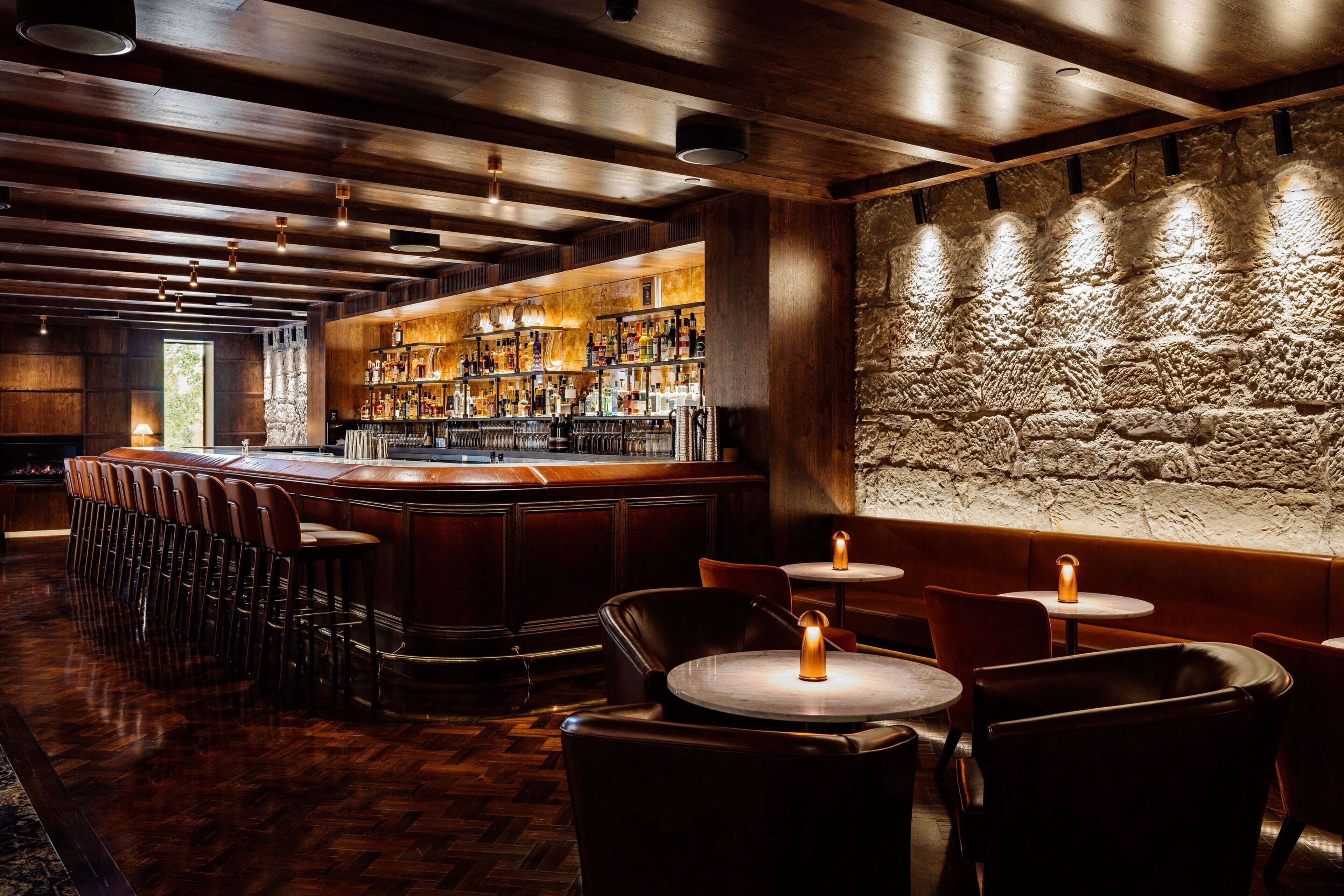 Cocktail bar