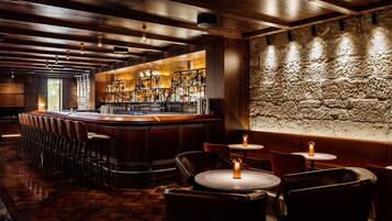 Cocktail bar