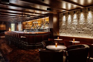 Cocktail bar - The Tasman, a Luxury Collection Hotel, Hobart (Hobart)