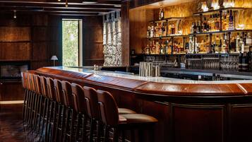 Cocktail bar