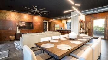 House, 5 Bedrooms | Dining