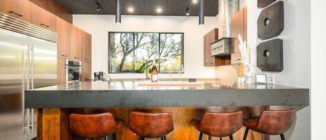 Hus, 5 soverom | Eget kjøkken | Kjøleskap, ovn, kokeplater og kaffetrakter/tekoker