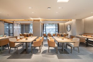 Free daily self-serve breakfast - Holiday Inn Express Shanghai Expo Centre by IHG (Shanghai)