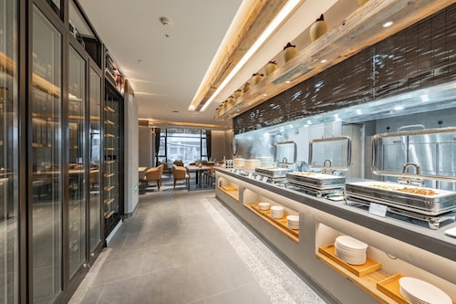 Holiday Inn Express Shanghai Expo Centre by IHG