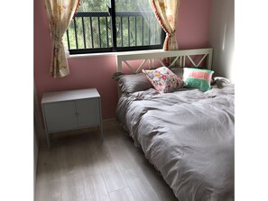 2 bedrooms, desk, free WiFi, bed sheets