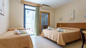 1 habitación, acceso a internet y ropa de cama