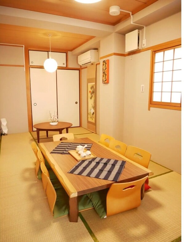Dining - 6 minutes by train from Shinjuku station Free Wi / Nakano-ku Tokyo (Nakano-ku)