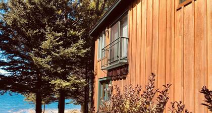 Oceanfront on the doorstep to Acadia National Park