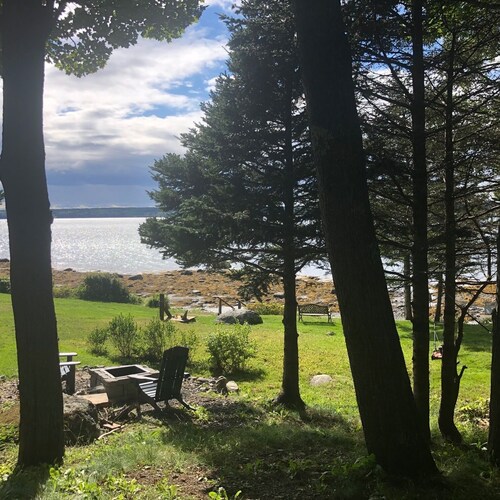 Oceanfront on the doorstep to Acadia National Park