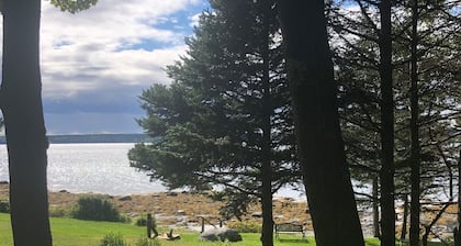 Oceanfront on the doorstep to Acadia National Park
