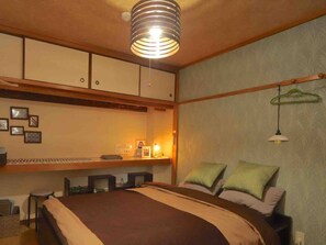 3 bedrooms, desk, iron/ironing board, free WiFi